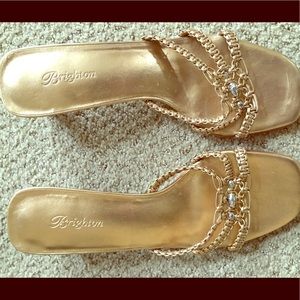 NWT Brighton “Karen” shoes size 9 in gold.